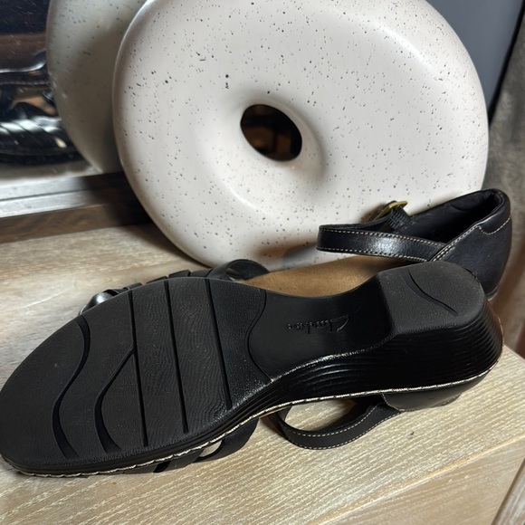 Clarks Black Leather Sandals with Ankle Strap‎ - Picture 6 of 7